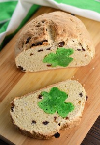 Hidden Shamrock Irish Soda Bread | impeckableeats.com